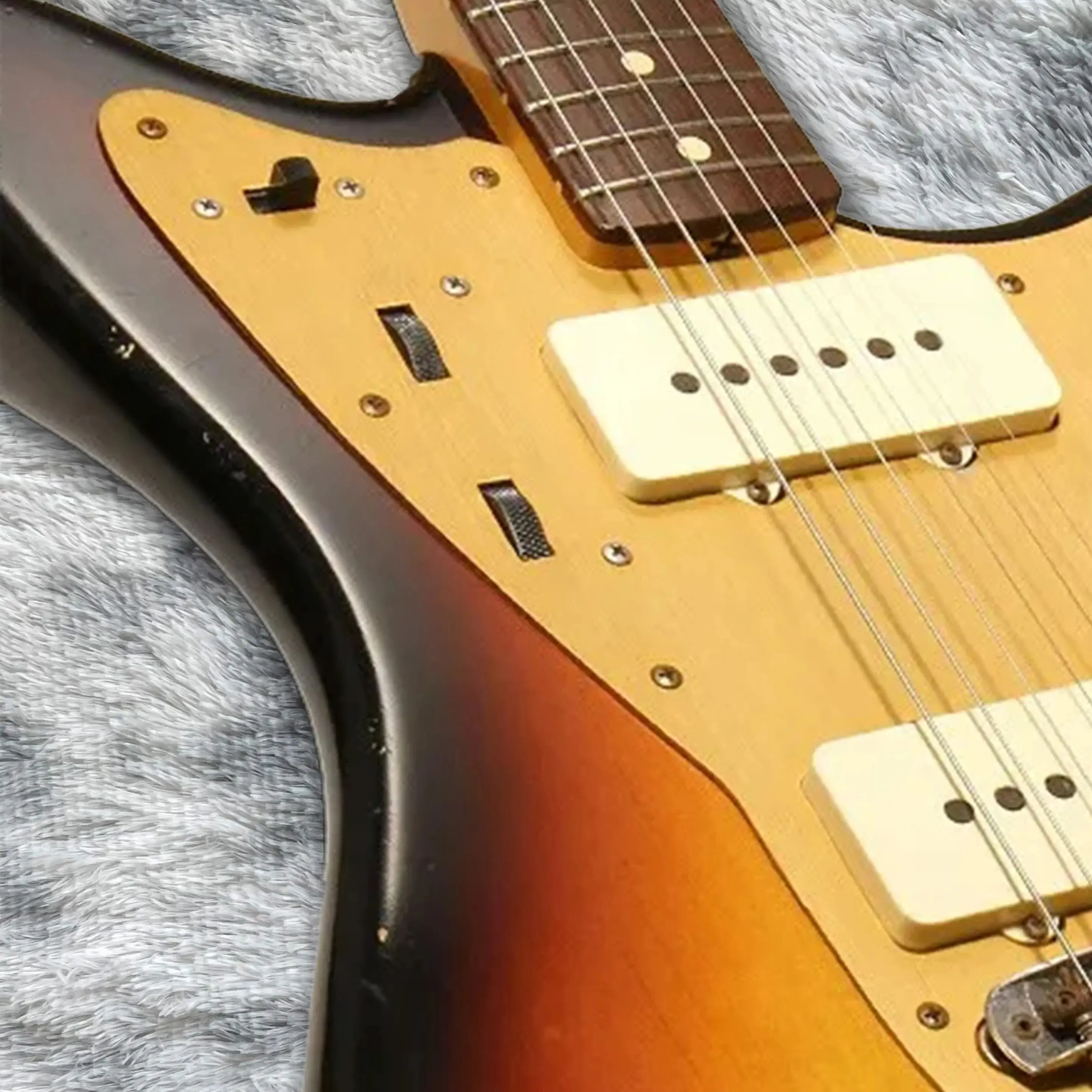 Vintage 1959 Relic Electric Guitar, Black Sunburst with Gold Anodized Pickguard & Slim C-Shape Neck Customizable