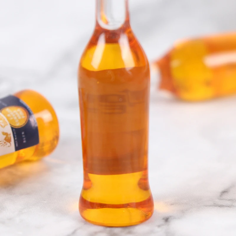 【M】10Pcs 1:6 Dollhouse Miniature Resin Beer Bottle Simulation Wine Bottle Model Doll House Accessories Kids Toys