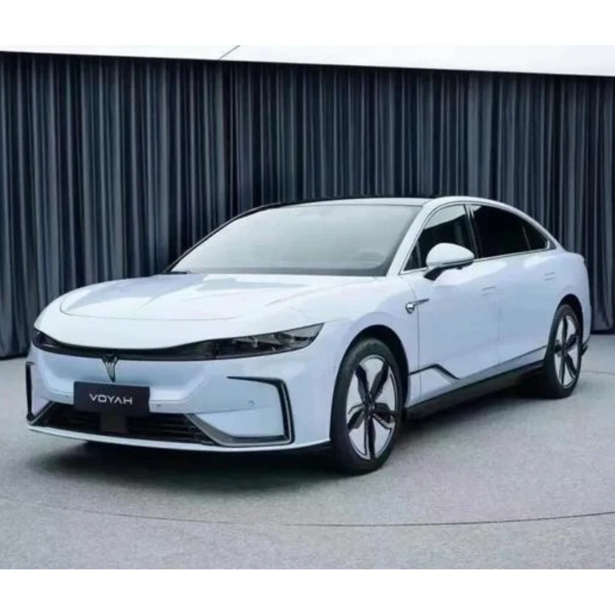 

Модель автомобиля VOYAH 1:18 из литого сплава, оригинальная заводская, со световыми эффектами, коллекционная, для автолюбителей и взрослых хоббистов