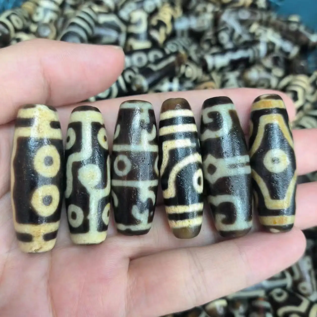 

30pcs/lot natural agate dzi wholesale yellow black old weathered pattern Various patterns Making a Bracelet Necklace Earrings