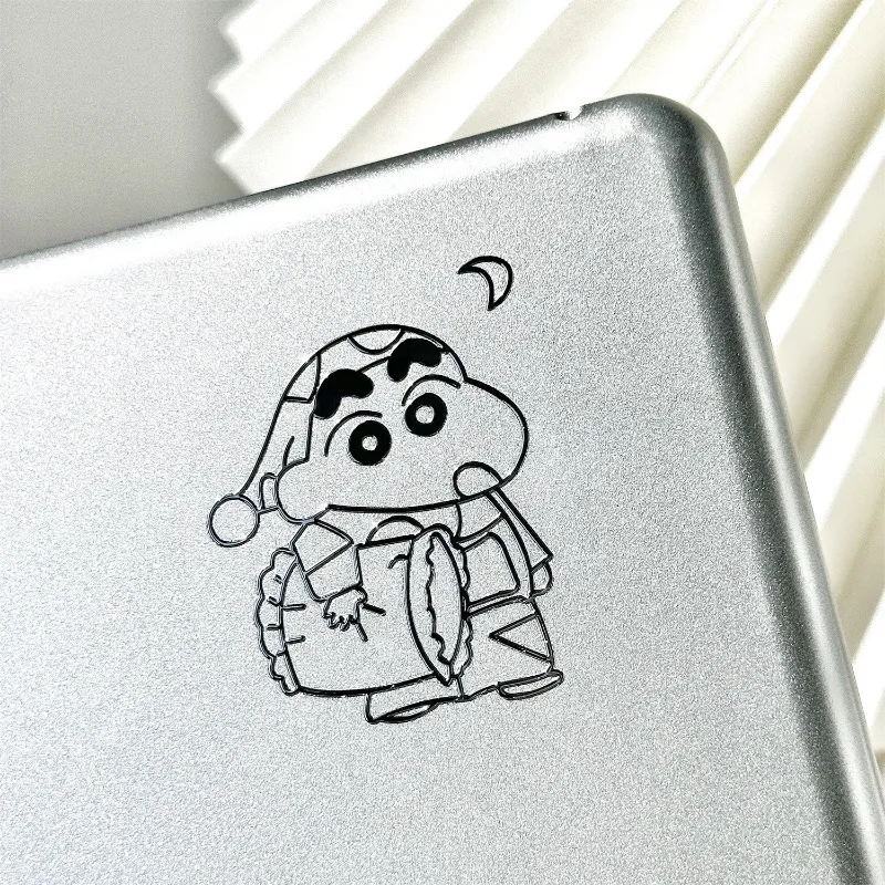 6 sztuk kredka Shin-chan naklejka Cartoon Anime 3D stereoskopowe metalowe naklejki DIY telefon Tablet Laptop słuchawki dekoracyjne naklejki