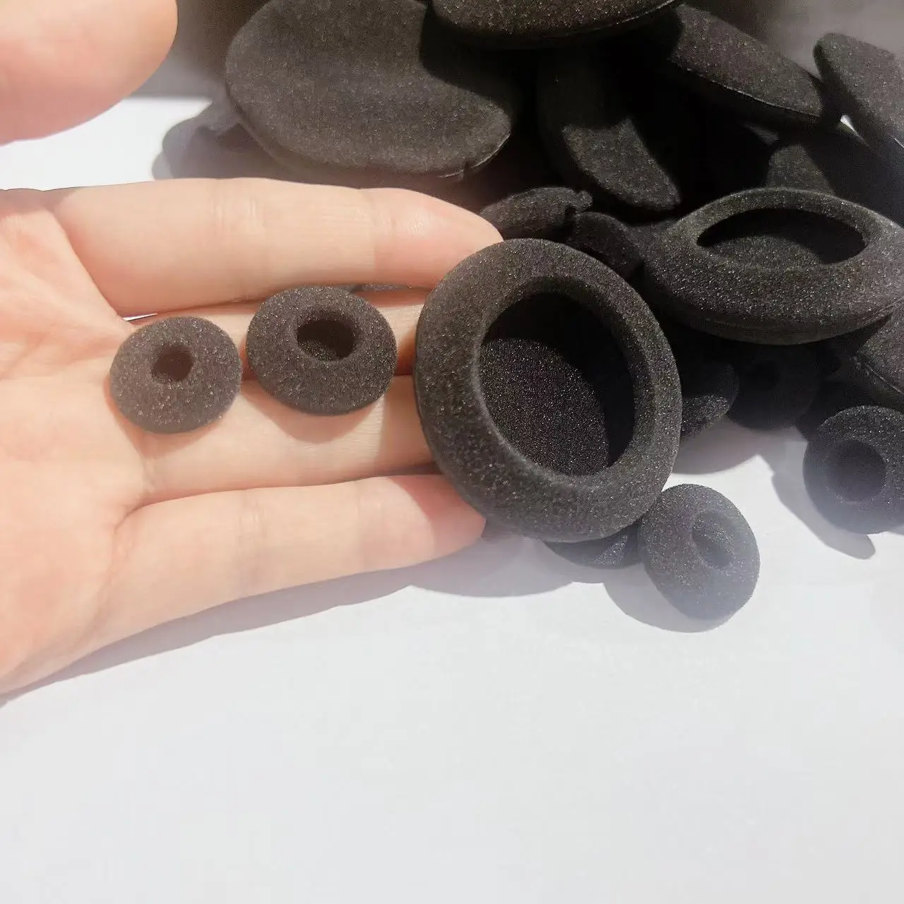 라운드 이어폰 커버 스폰지 커버 18mm 23mm 35mm 40mm 50mm 55mm 60mm 65mm 70mm 80mm 코튼 이어 커버 4/PCS