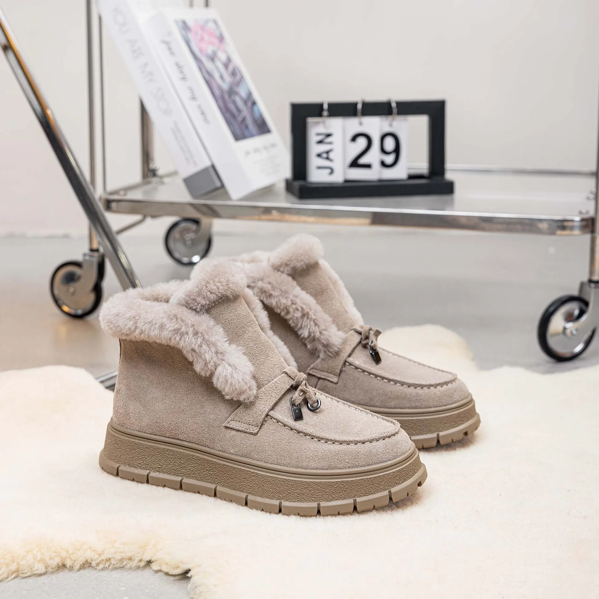 

Real leather snow boots for women, winter new style, plus plus thick velvet to keep warm, outdoor extreme cold big cotton shoes