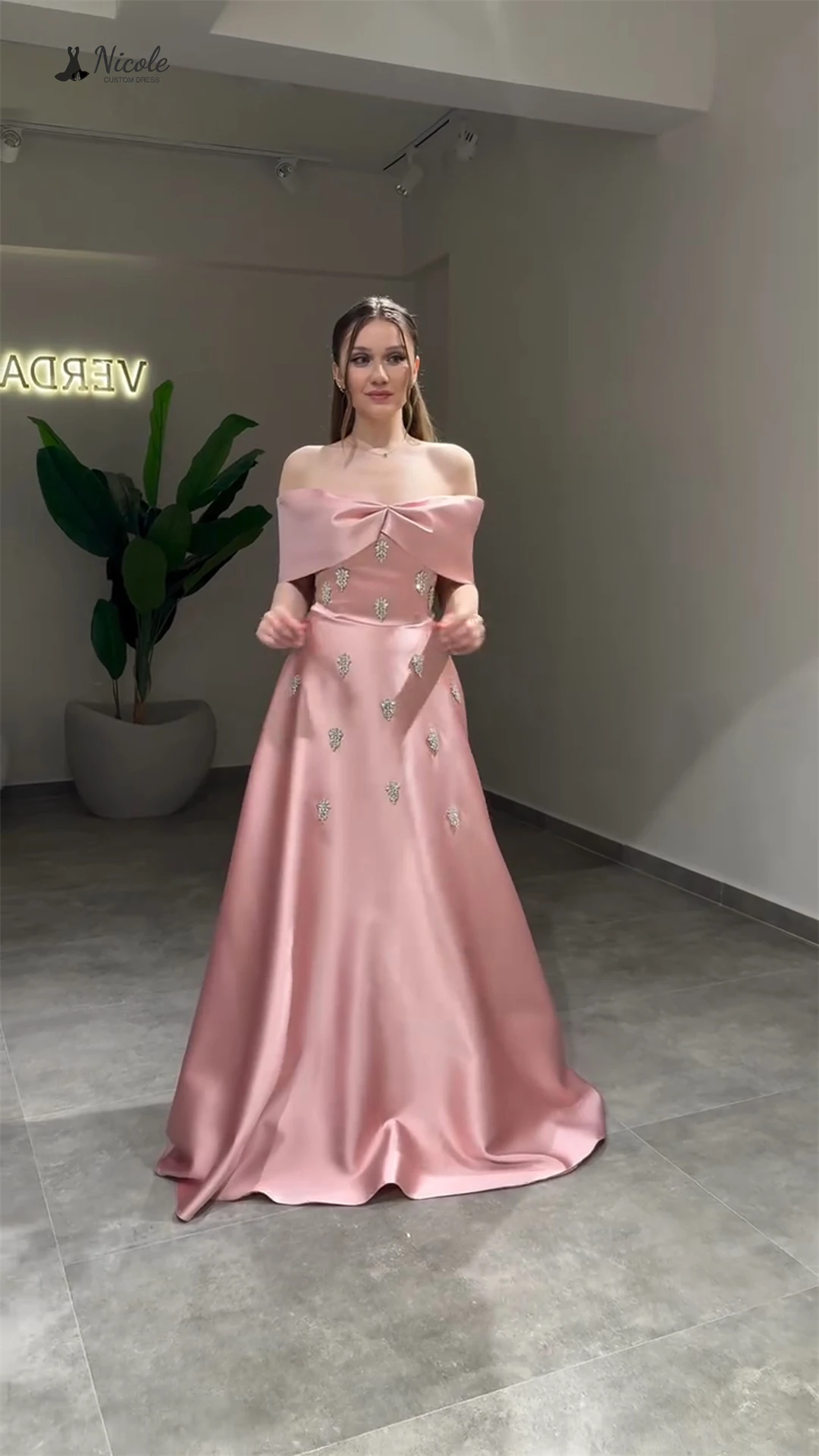 Sukienki balowe Nicole 2025 Luksusowa suknia balowa 2025 Linia A Szyta na miarę Świeca Cyrkonie Luksusowa suknia koktajlowa Robes De Cocktail