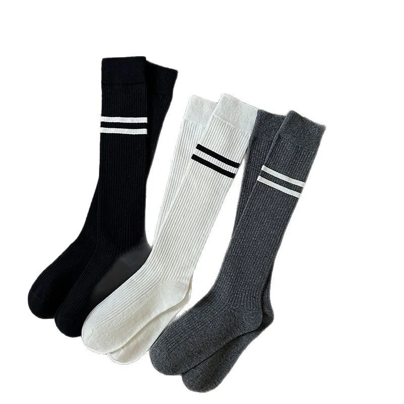 جوارب نسائية مخططة مضادة للانزلاق - تصميم رياضي بدون عظم لتشكيل الساق، ملابس الشارع على الطراز الياباني JK الأساسية