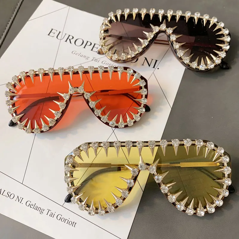 Steam Punk Metail Diamonds Frame Quality Oversized Alloy Men Sunglasses Women Brand Designer Female Sun Glasses Driving