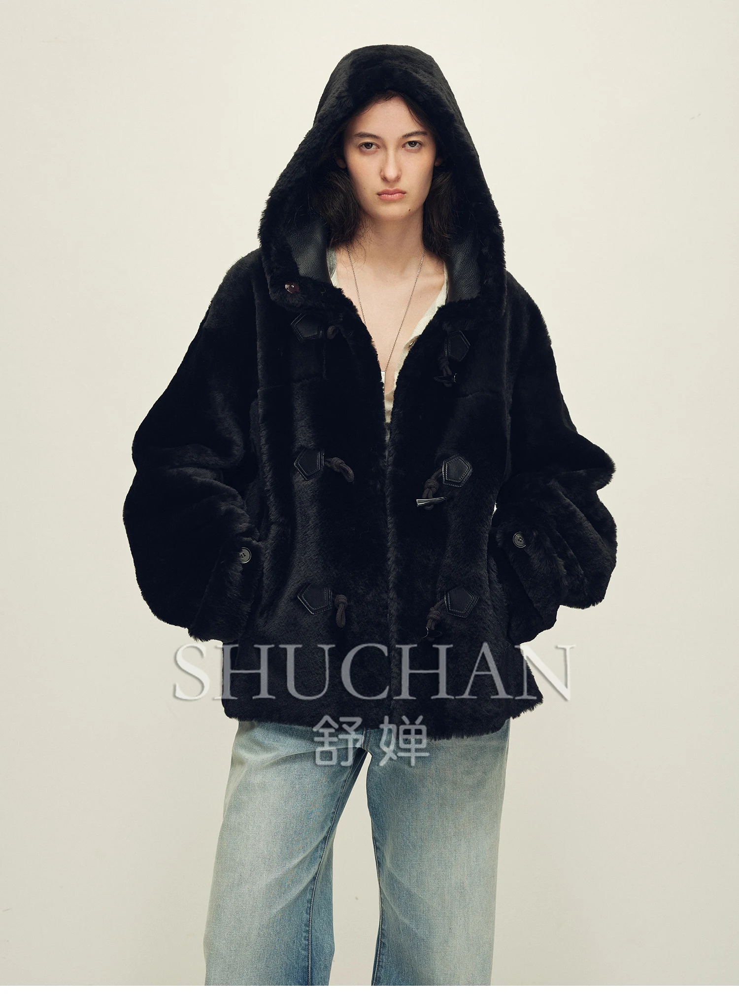 Рисунок 5 - Меховая интегрированная меховая куртка с капюшоном