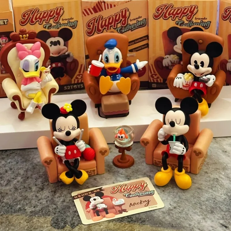 Genuine Disney Blind Box Friends Happy Gathering Series Kawaii Mickey Mini Anime Cartoon Model Collection Decor Toys Gift