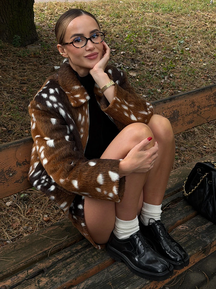 Bambi Deer Print Faux Fur Shor - Winter Clothing Deals 评论和价格