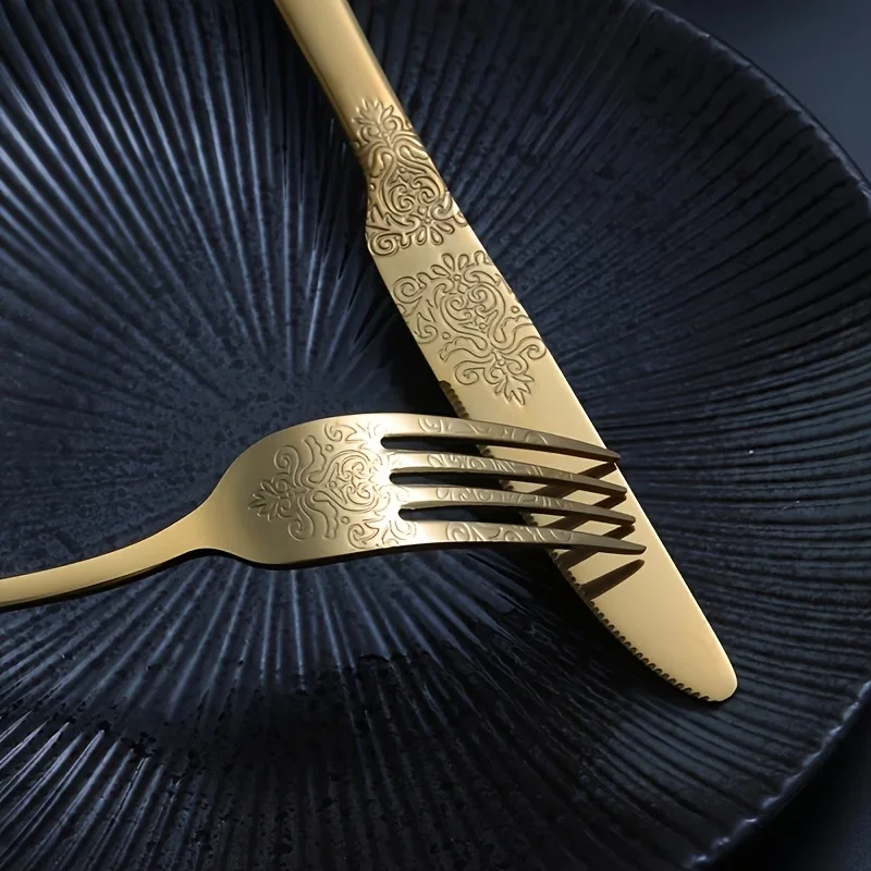 60-Piece Stainless Steel Cutlery Set, Including Gold-Plated Knives, Forks, Spoons, Teaspoons, and Dessert Forks. Safe and Suitab
