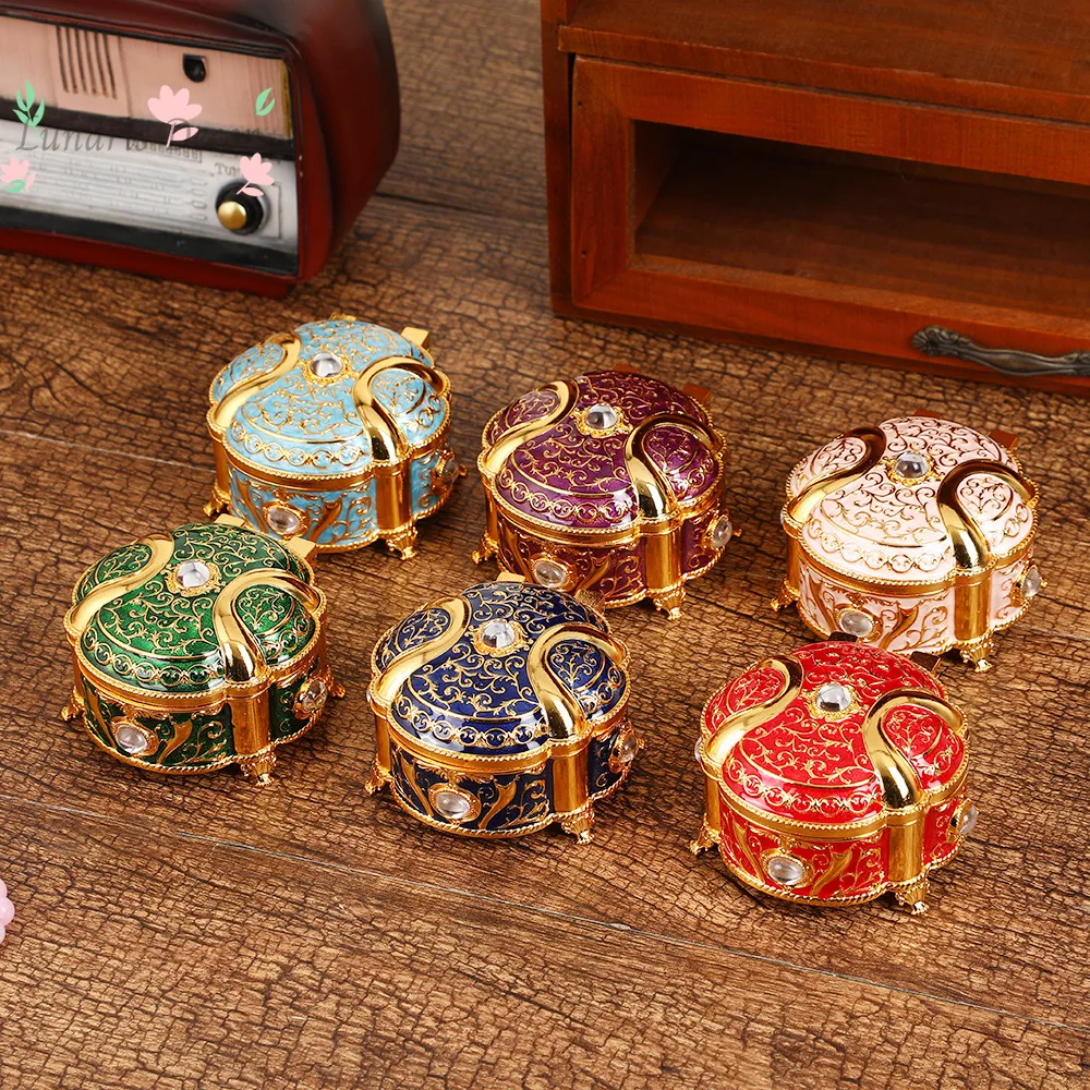 Jewelry box metal exquisite diamond-set decorative box creative flip pattern ring storage box