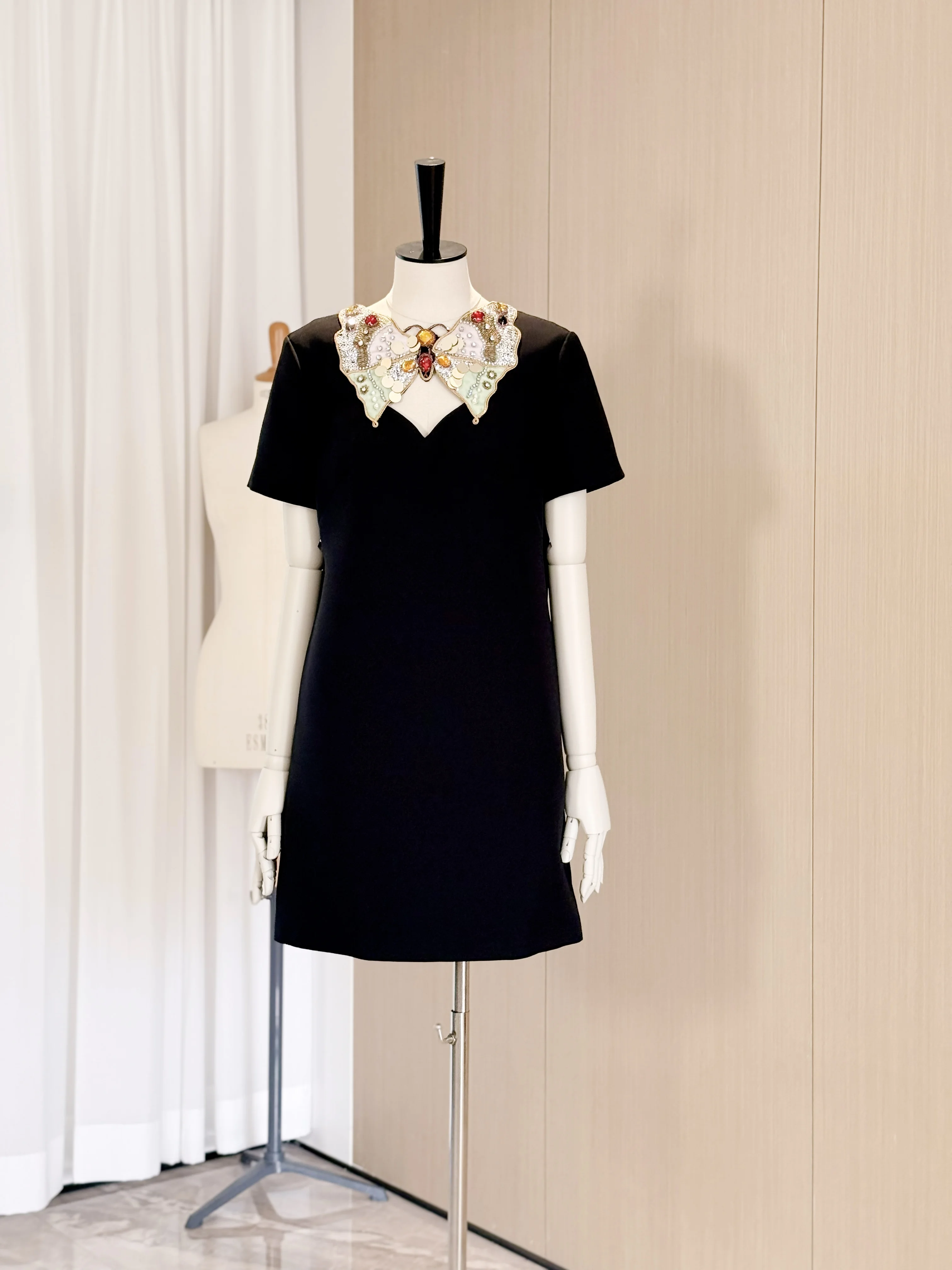

Silk Black Dress For Ladies Fashion Wool Hollow Out Embroidered Mini Dress Sexy Women's Beige Dress Diamonds