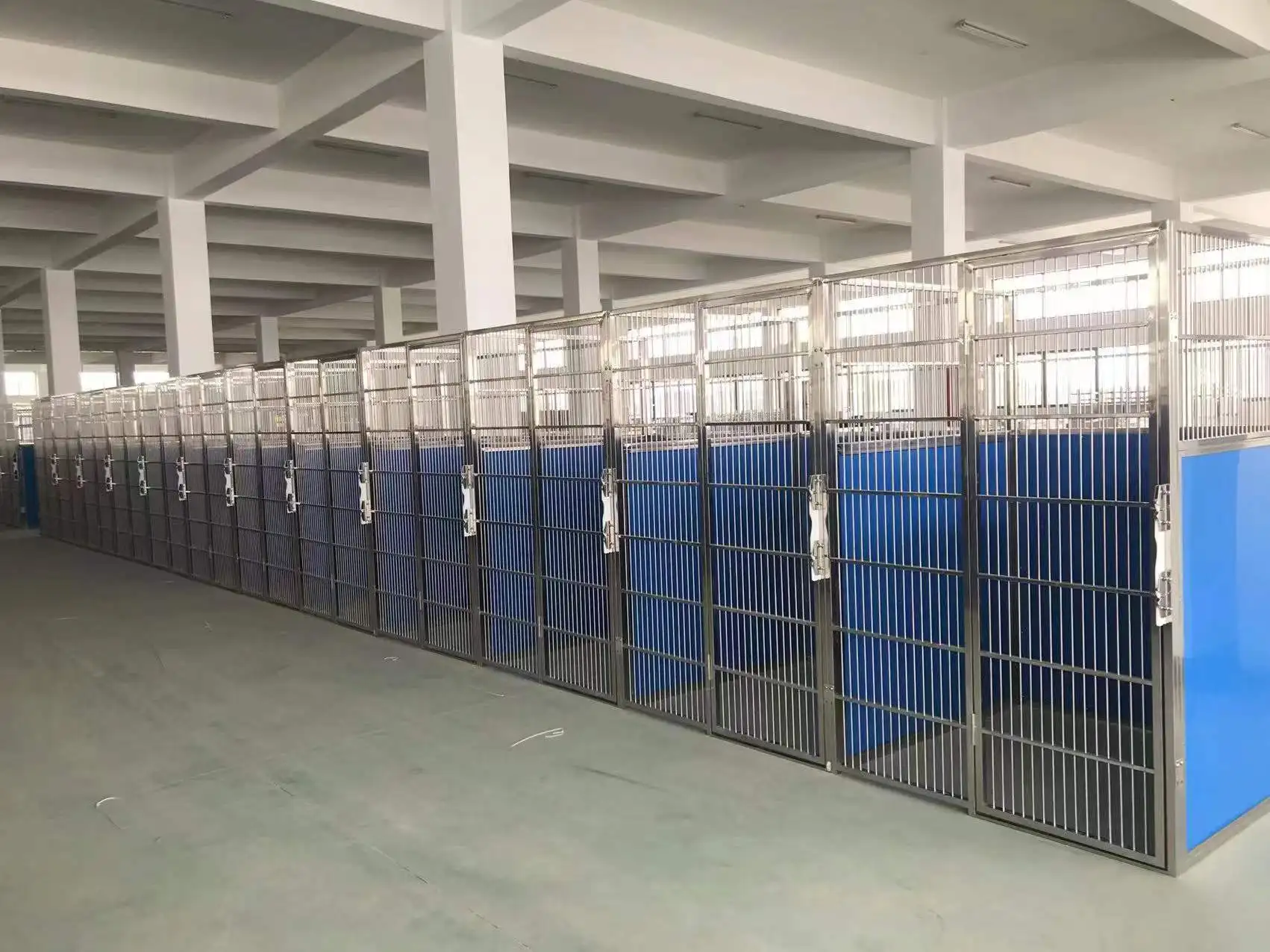 Factory customizable Veterinary Stainless Steel indoor dog kennels with HDPE panels homeuse run cages