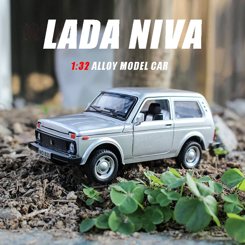 1:32 LADA NIVA Model Samochodu z Odlewu Stopu Metali Retro, Ozdoba na Konsolę Centralną, Zabawka z Dźwiękiem i Światłem, Prezent na Boże Narodzenie dla Dzieci