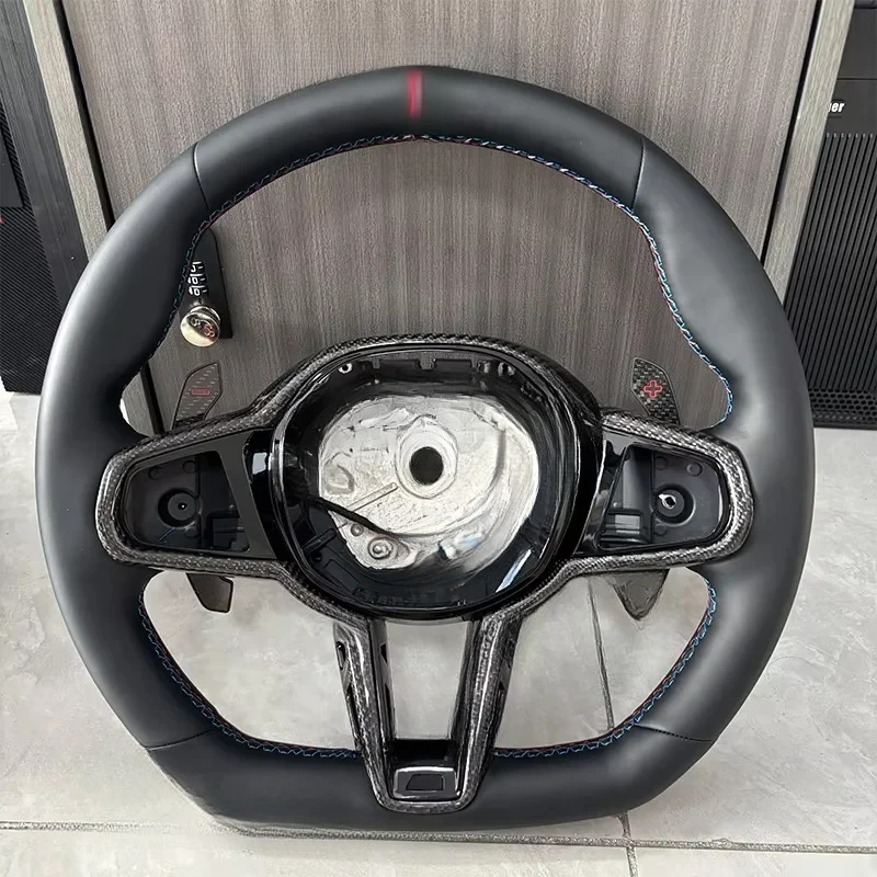 

Кожаный руль с карбоновой рамкой и подрулевыми лепестками для BMW G01 G20 G21 G80 G81 G22 (индивидуальная сборка)