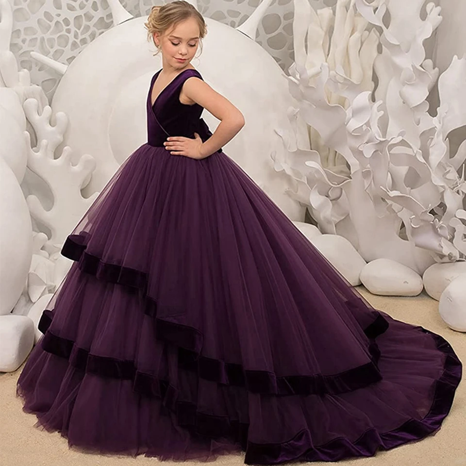 Elegant Purple Sleeveless V-Neck Flower Girl Dresses For Wedding Princess Velvet Tiered Long First Communion Gowns With Bow