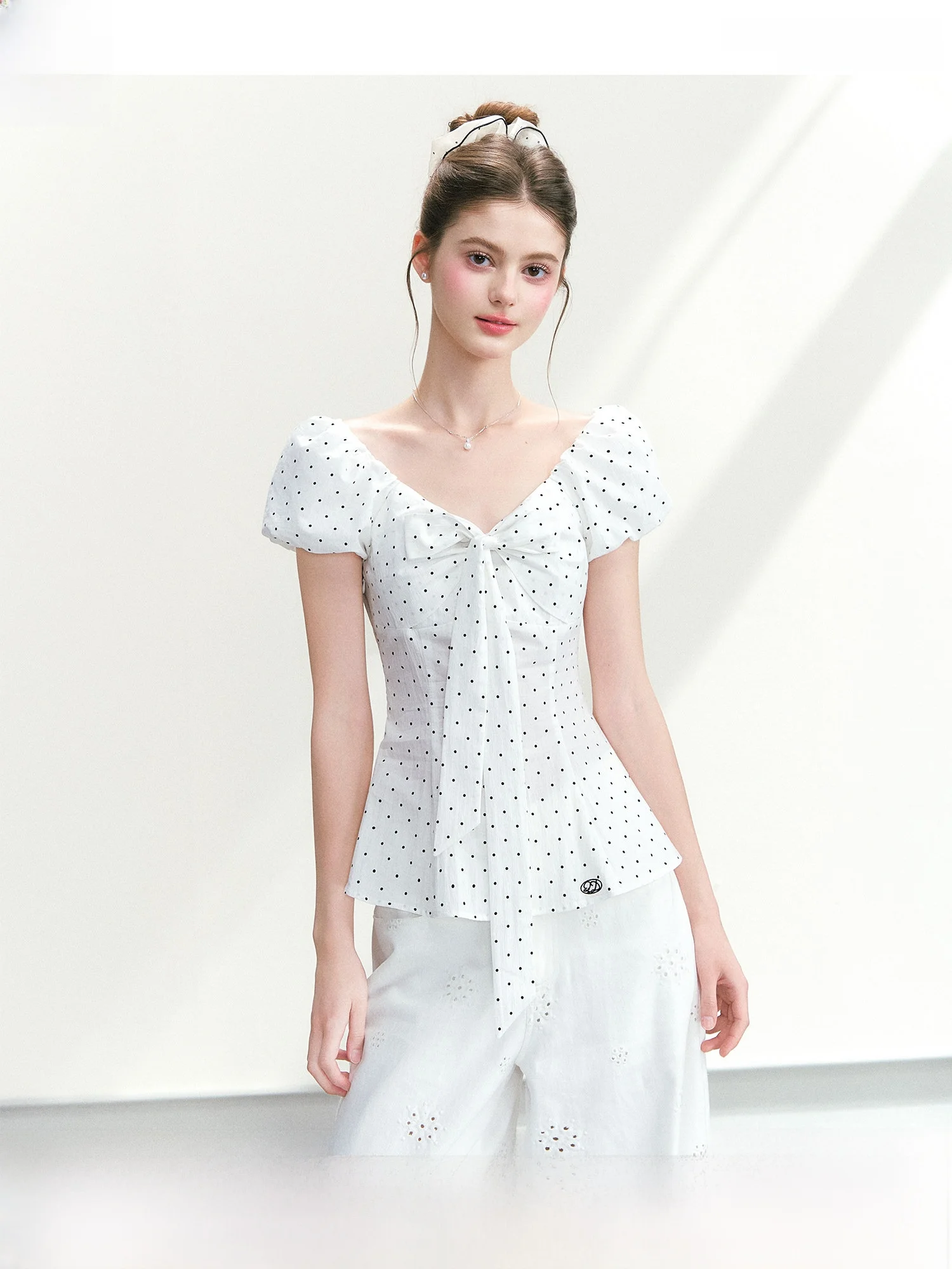 Elegant Loose Polka Dot Bubble Sleeve V-Neck Waist-Cinching Summer Top Two-Way Wear Slimming Belted Casual Chic Women's T-shirt