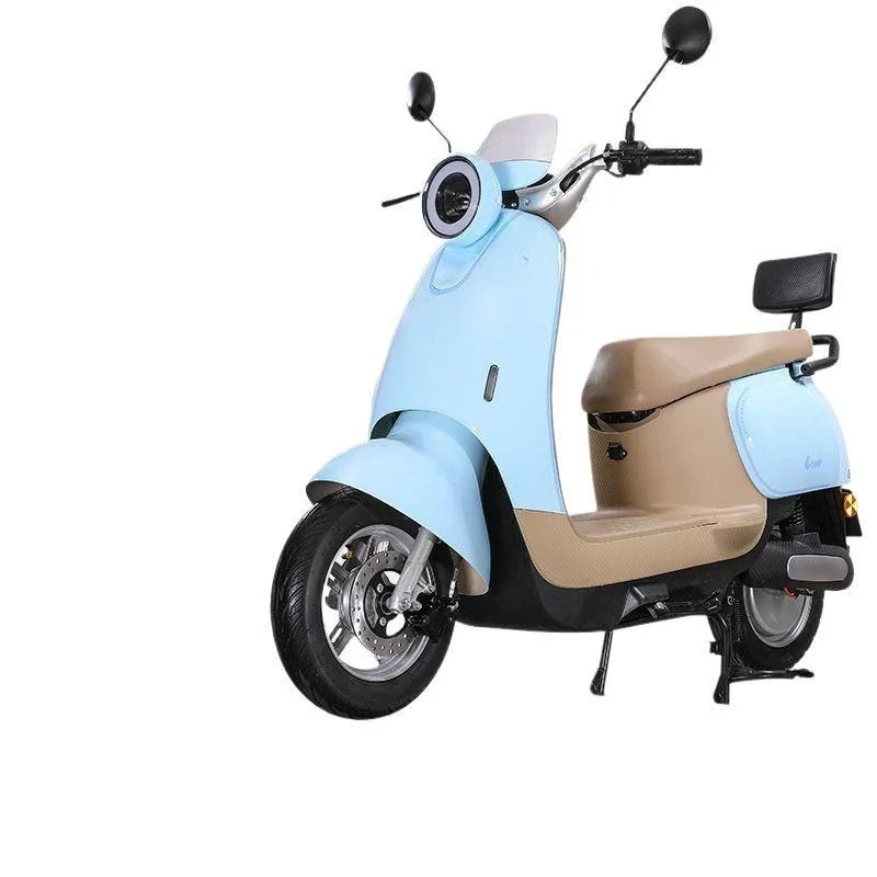 Elektroauto für Erwachsene Frauen kann als lizenziertes Elektromotorrad zugelassen werden.