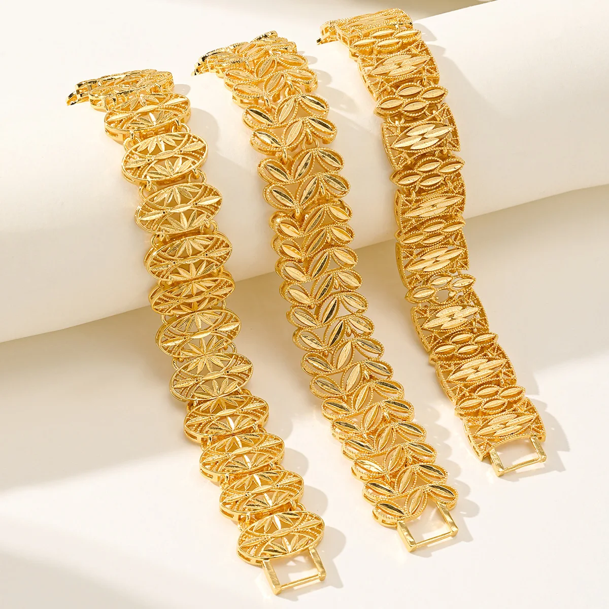 9999 gold quality Bohemian leaf-shaped pendant bracelet with Arabic design - exquisite and fashionable handcrafted charm