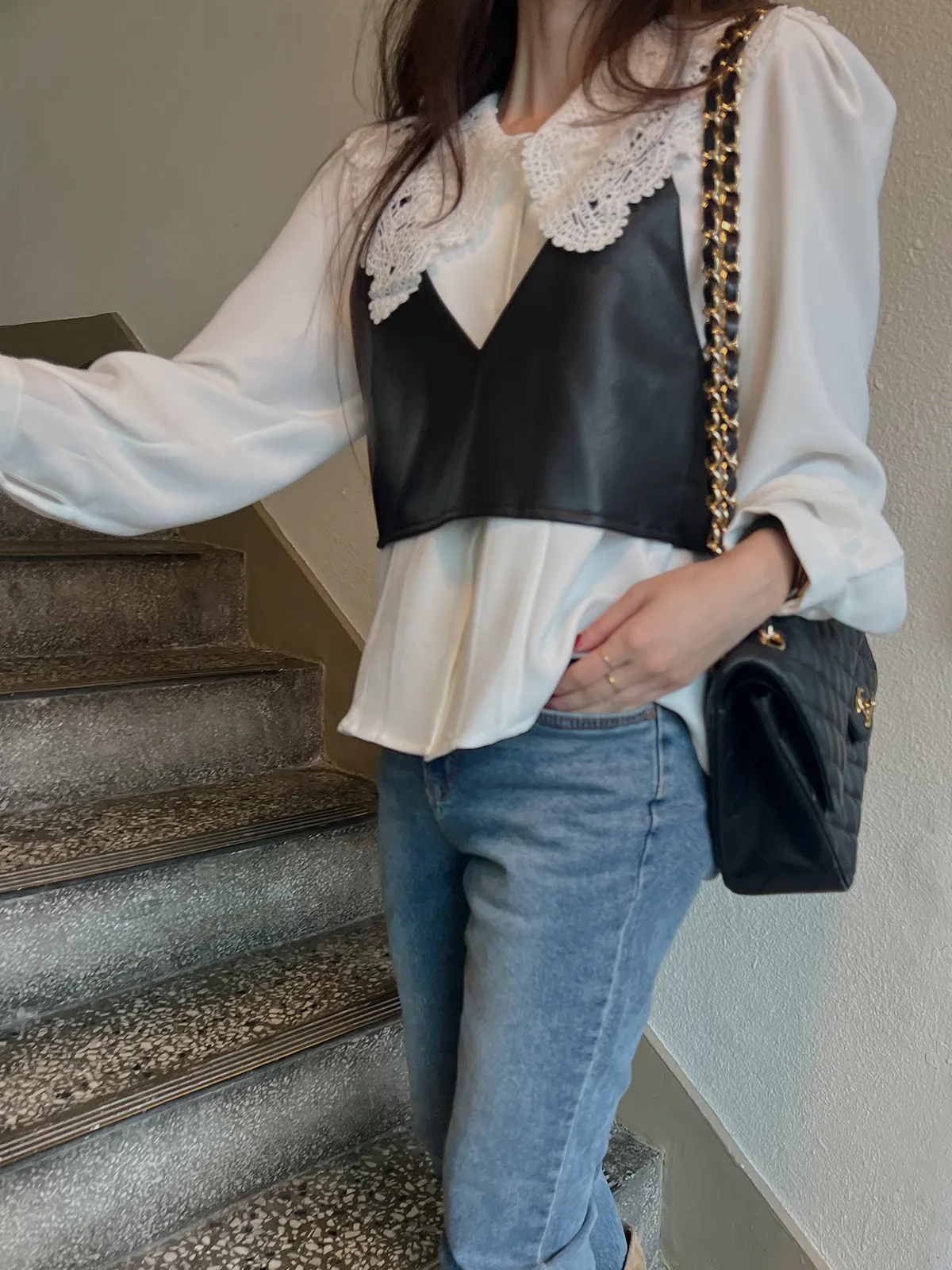 

Faionable Lace Embroidery Long Sve Collared irt Set Женский ор-жилет из искусственной кожи Верхний слой Осенний новый Sle Среднего возраста Sle