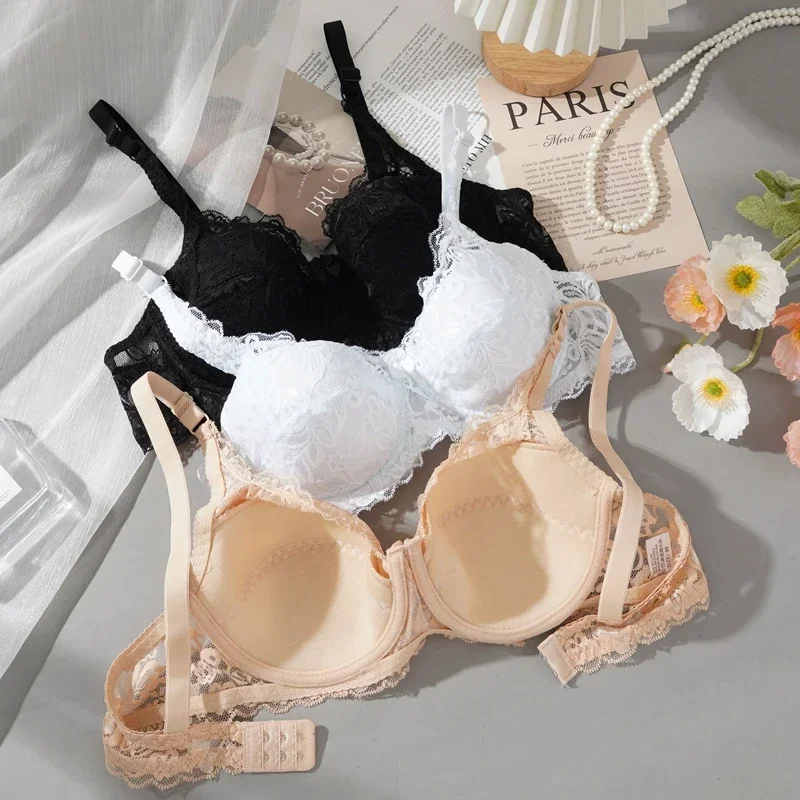 حمالة صدر نسائية مثيرة من الدانتيل رفيعة مع سلك داخلي مقاس كبير حمالة صدر من الدانتيل التقليدية تجمع حلقة فولاذية ثدي 36-42 ملابس داخلية كوب C/D