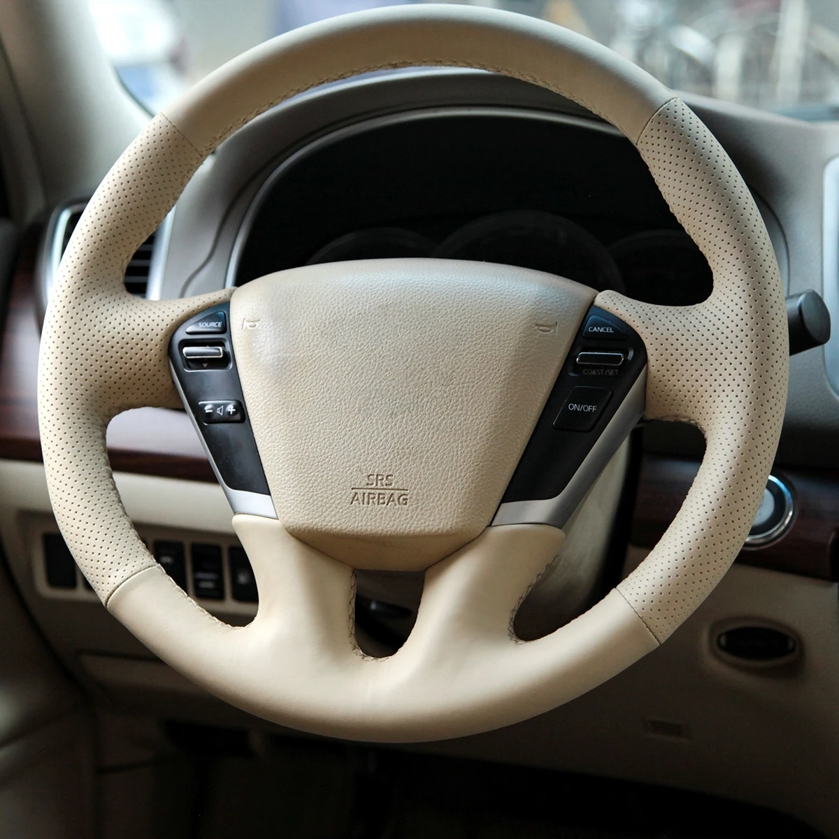 

Специальные чехлы на руль ручной работы для Nissan Teana и Murano. Ручная работа.