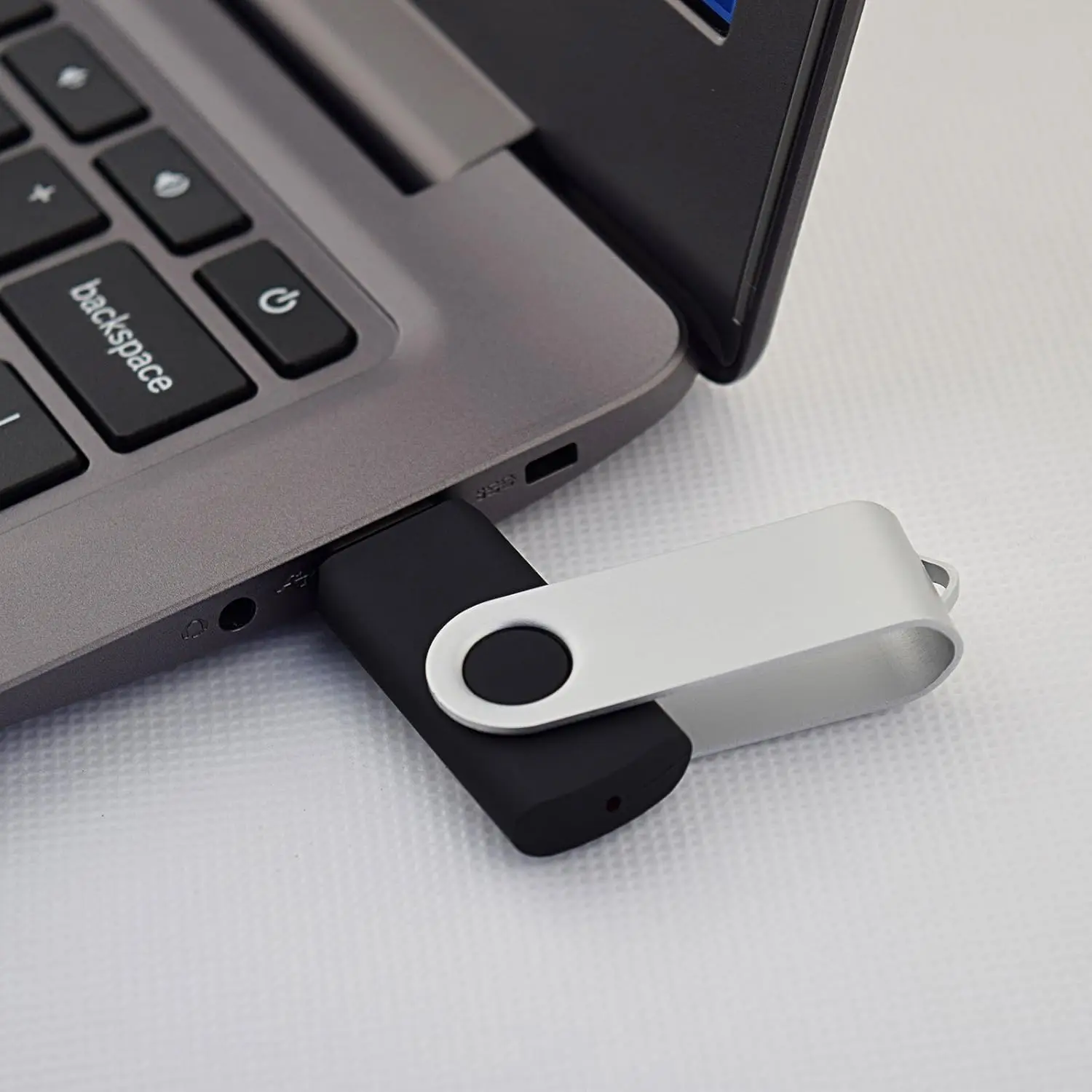 20 Pack 16GB USB 3.0 Flash Drive Bulk Swivel Thumb Drive for Data Storage, 360° Rotating Cap-less Design