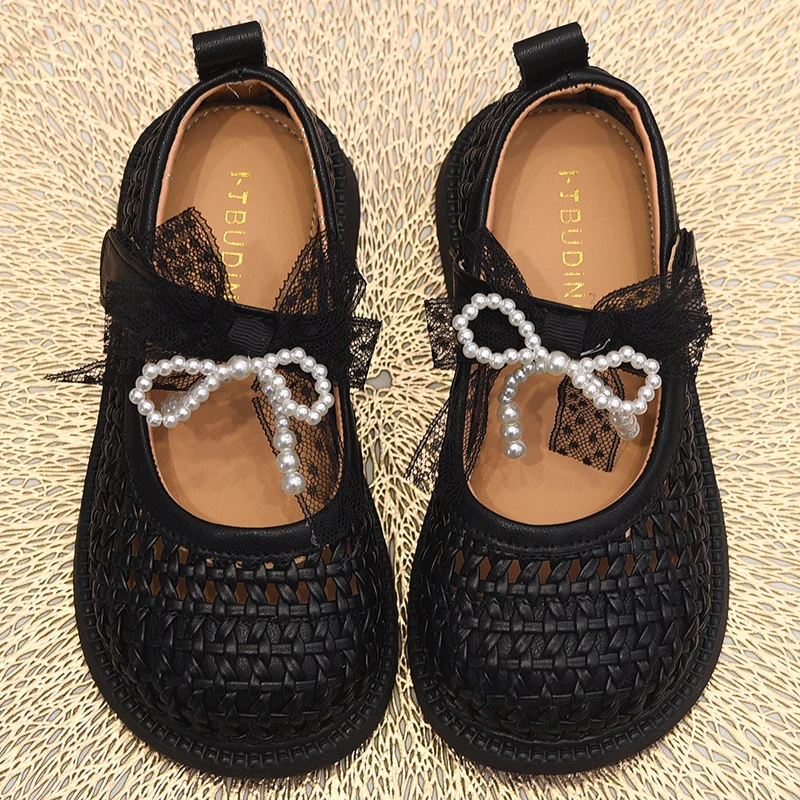 Girls' sandals with hollowed out mesh surface, children's princess shoes, 2026 summer new item, anti slip soft sole, girls' bow