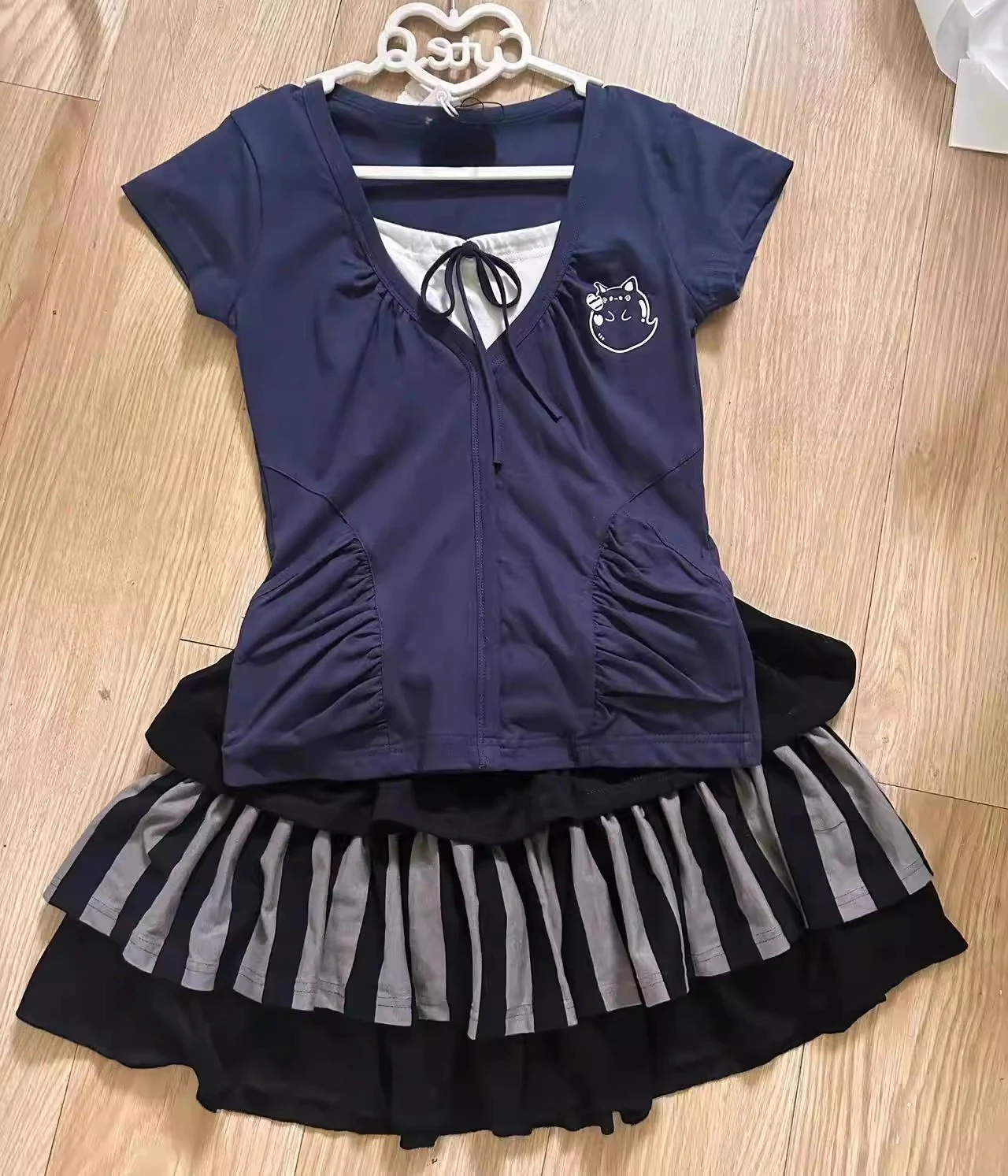 Chic Pocket Sweet Y2K Kawaii Cat Print Zip Up Top Cute Ghost Face Bow Tie Ruched Short Sleeve Blouse Alt Grunge Pastel Goth Tee
