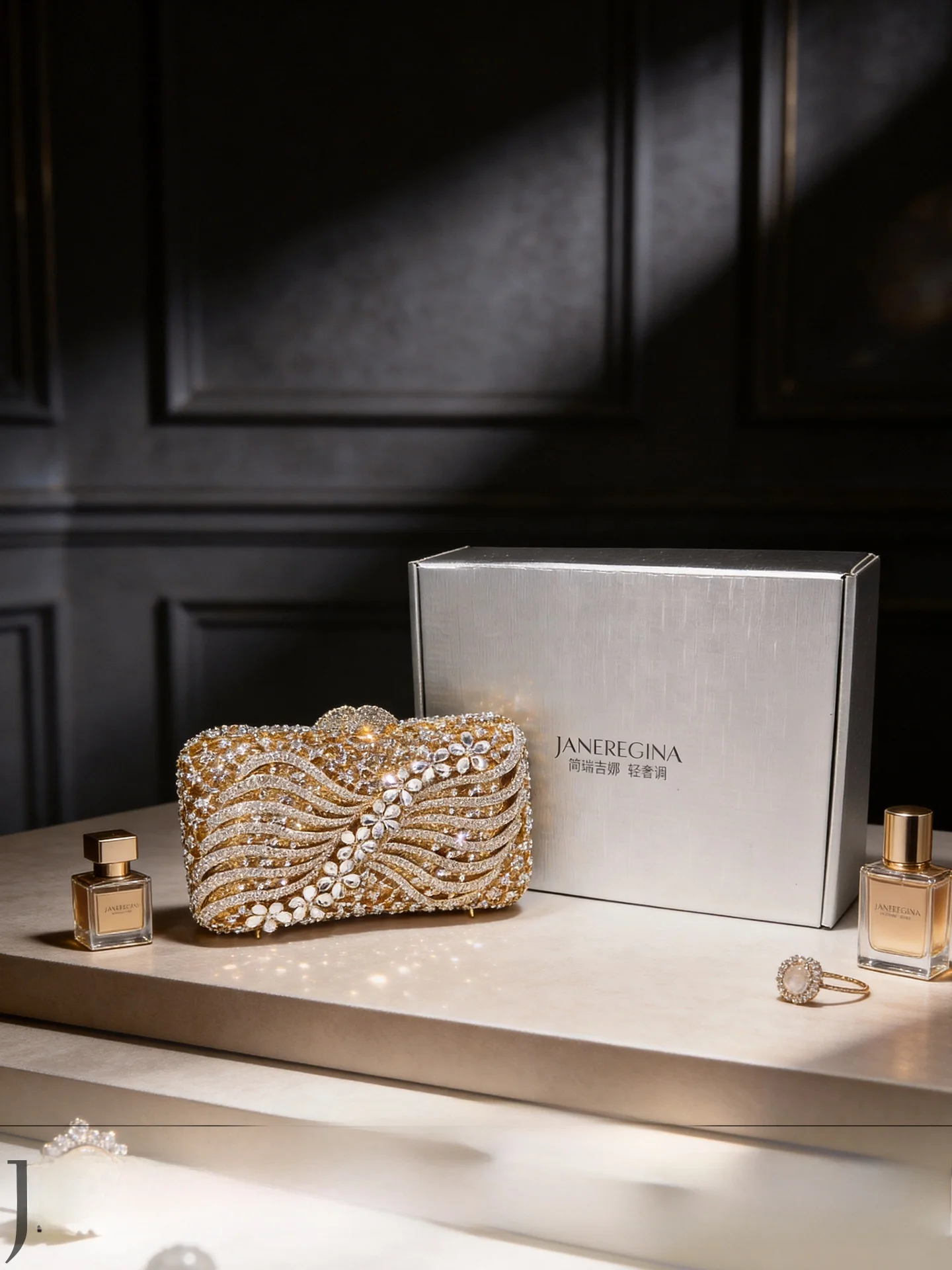 Elegant Evening Bag with Floral Decoration High-End Customized Dress Luxury Qipao Handbag Gold Diamond Embedded Small Bag