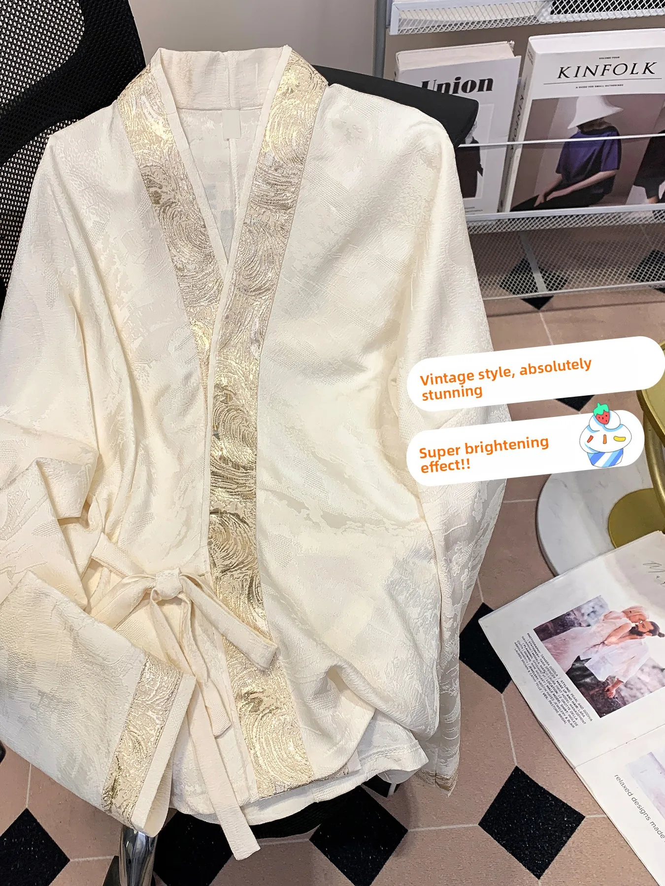 

Новая китайская вышитая блузка с длинным рукавом и V-образным вырезом, с поясом, винтажный топ в стиле Тан для женщин, прямой крой, стандартная толщина