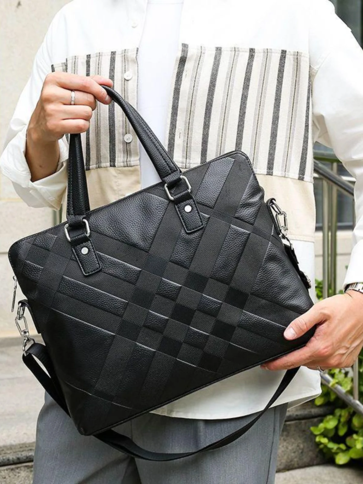 New Men's Leather Shoulder Bag Embossed High Capacity Business Handbag Top Layer Cowhide File Bag OL Style Soft Square Shape