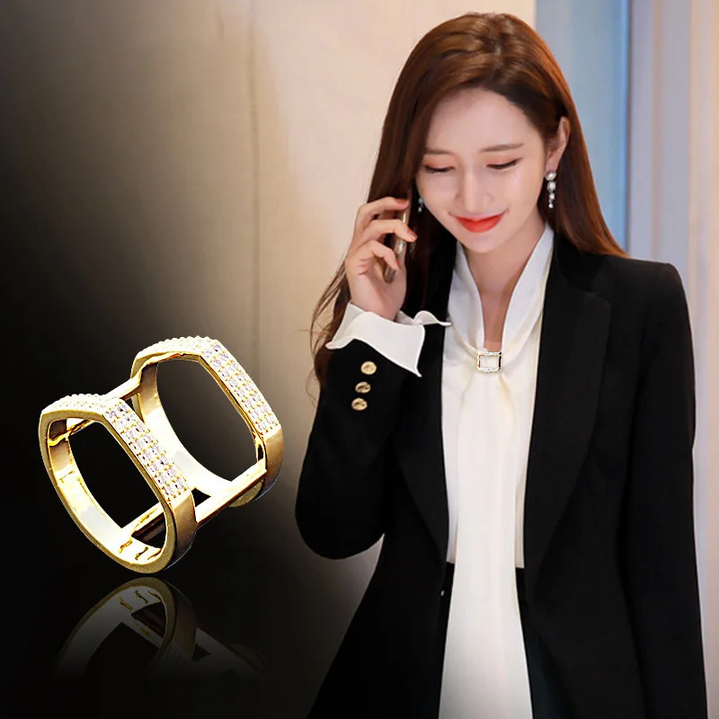 New Hollow Tube Brooches for Women Crystal Metal Brooch Silks Scarf Buckle Scarves Holder Shawls Clothing Accessories Jewelry
