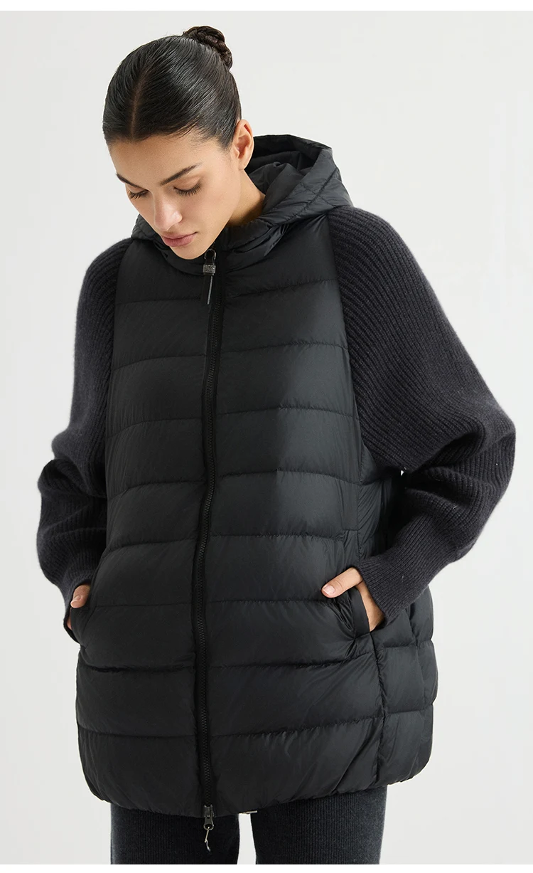 BY4621558 Damen Kapuzen-Daunenjacke mit Kaschmir-Strickärmeln, Waffelstrick, Kettenreißverschluss, Old Money Eleganz für den Winter – Detail 10