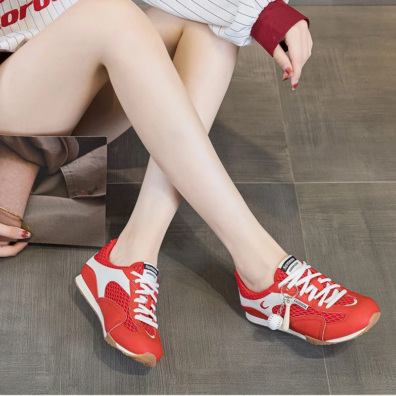 CICIYANG النساء أحذية رياضية شبكة 2026 ربيع جديد الإناث عدم الانزلاق الشقق أحذية كرة القدم أزياء من الدانتل متابعة أحذية تدريب الألمانية النساء