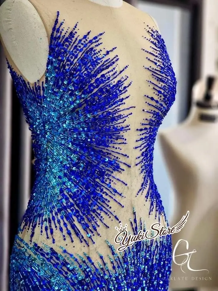 

Совершенно новое коктейльное платье по индивидуальному заказу, красивое, качественное, из идеального материала, сексуальное, женское, с бриллиантовой аппликацией на лифе YS023.