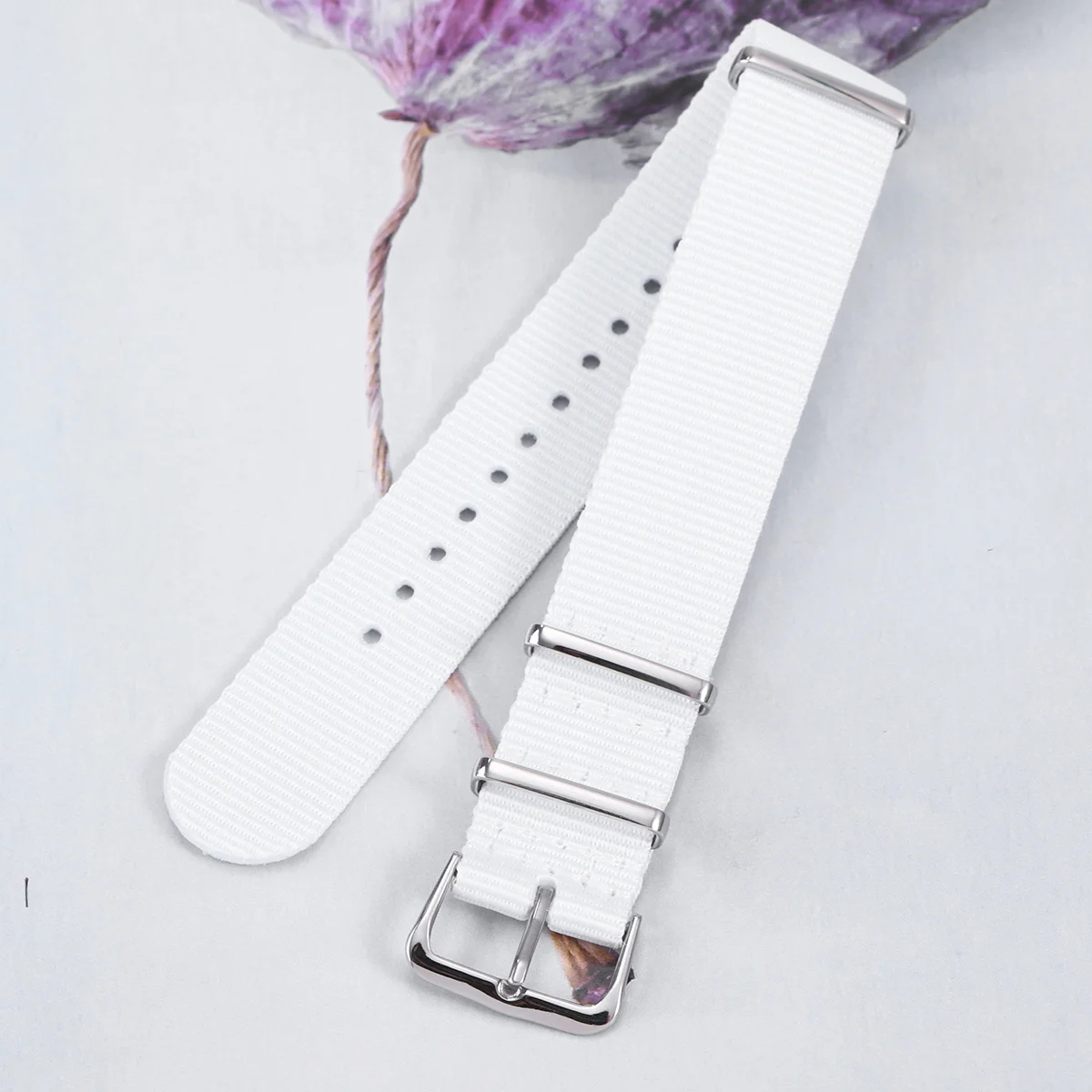 

20Mm Nylon Watch Strap Replacement Heavy Duty Woven Band Soft Breathable Durable Secure Fit For Watches White