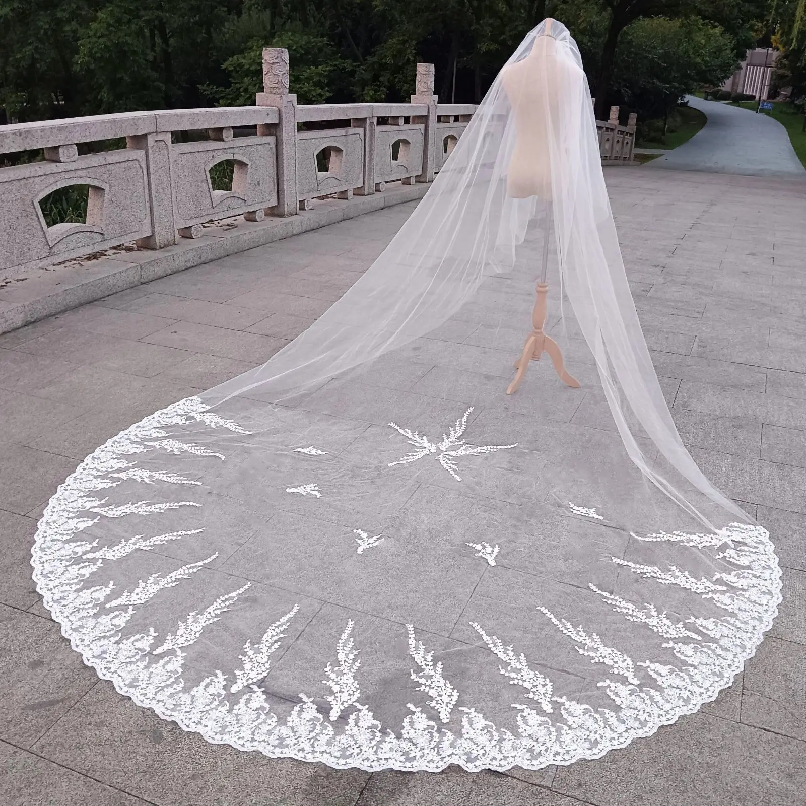 Velo de novia con borde de encaje, largo y lujoso velo de novia, aplique para cubrir la cara, Blanco/Marfil, con peine, catedral, dos capas, 3M, 4M, 5M