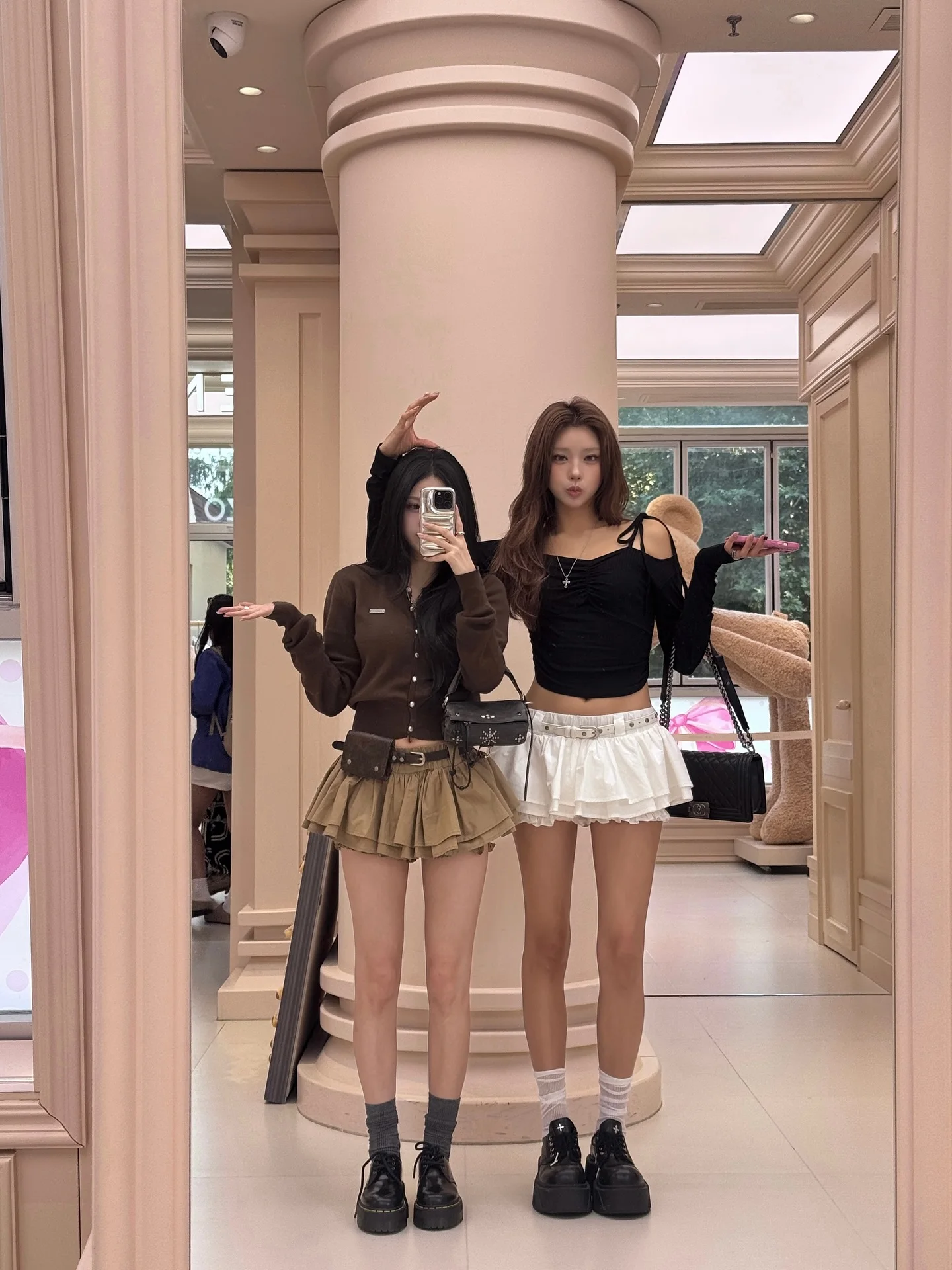 2025 New Korea All-match Solid Color Shorts Skirts Elegant Ruffles Elastic Waist Sweet Girl A-line Straight Casual Women Shorts