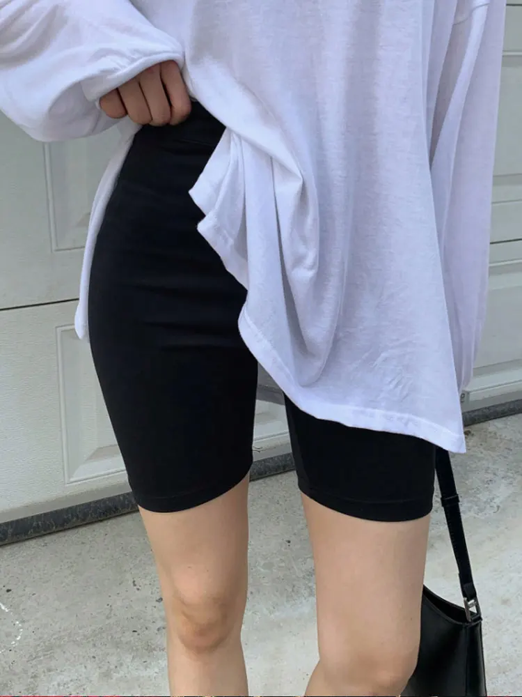 Shorts Bermuda Feminino Slim Fit Cor Sólida para Ciclismo, Legging de Verão com Efeito Levanta Bumbum para Fitness, Pilates, Corrida e Uso Diário