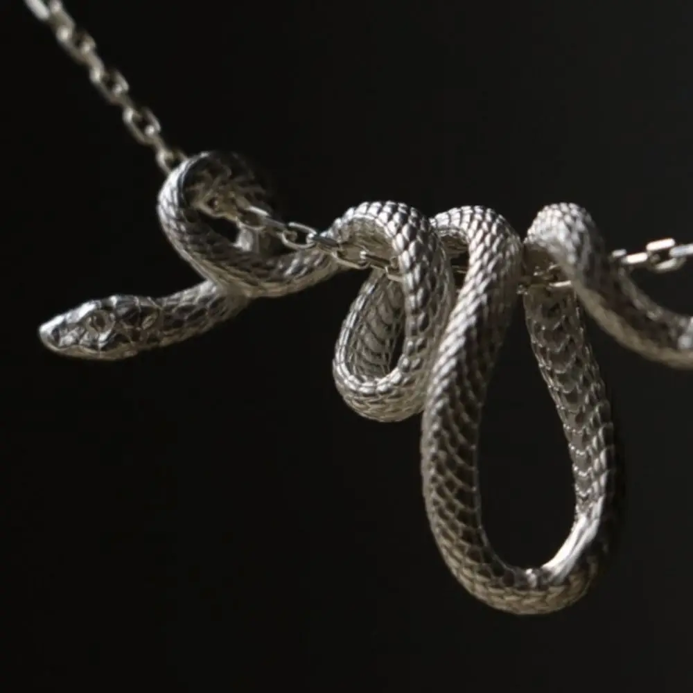 1Pc Beautifully Twisted Snake Fashion Necklace Pendant Unisex Holiday Party Favours