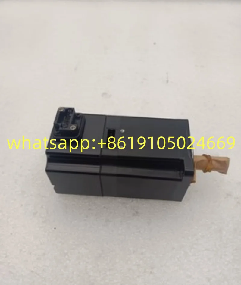 

New Original Servo Motor SGMAS-01A2A21 SGMAS-02A2A21 SGMAS-04A2A21