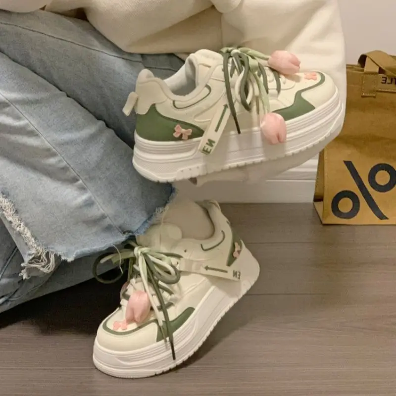 

​2025 Autumn Thick Sole White Sneakers for Women Platform Fashion Student Shoes Versatile Cute Bestseller Women's Shoes​