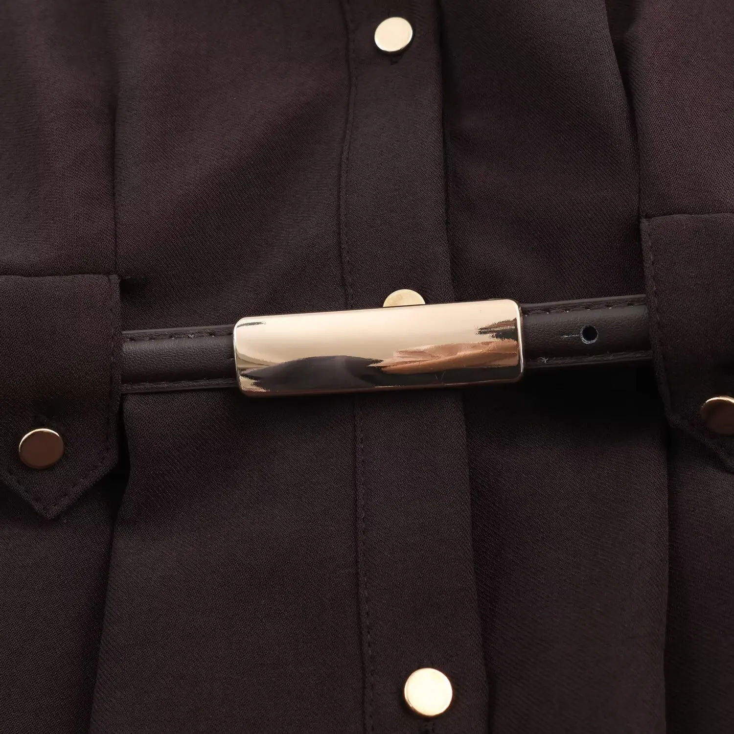 فستان قميص ريترو لخريف وشتاء 2025 فستان ضيق للحفلات فستان نسائي أنيق غير رسمي بلون واحد