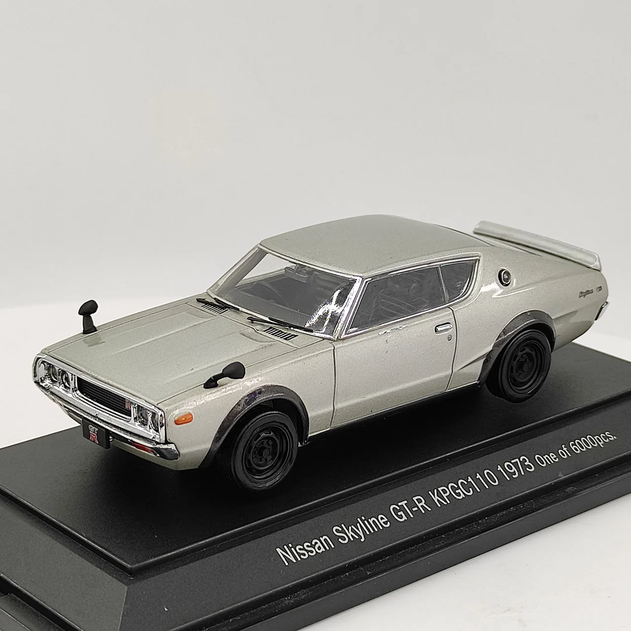 Defektes Diecast EBBRO Maßstab 1:43 SKYLINE GT-R Silberlegierung Automodell Sammlerspielzeug Geschenk Souvenir Display Ornament