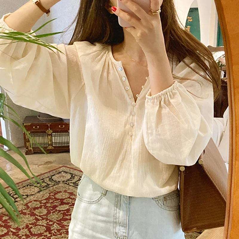 Chic Early Autumn Loose Fit Lantern Sleeve Thin Casual Shirt Women's Button up V-Neck Partially Open Multi-Buckle Shirt