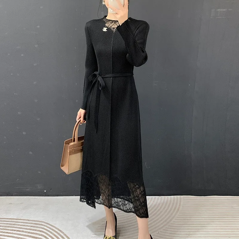 

Плиссированное платье Miyake 2026: Новое элегантное макси-платье с длинным рукавом, кружевными вставками, стройнящее, для женщин Ближнего Востока, больших размеров, эластичное