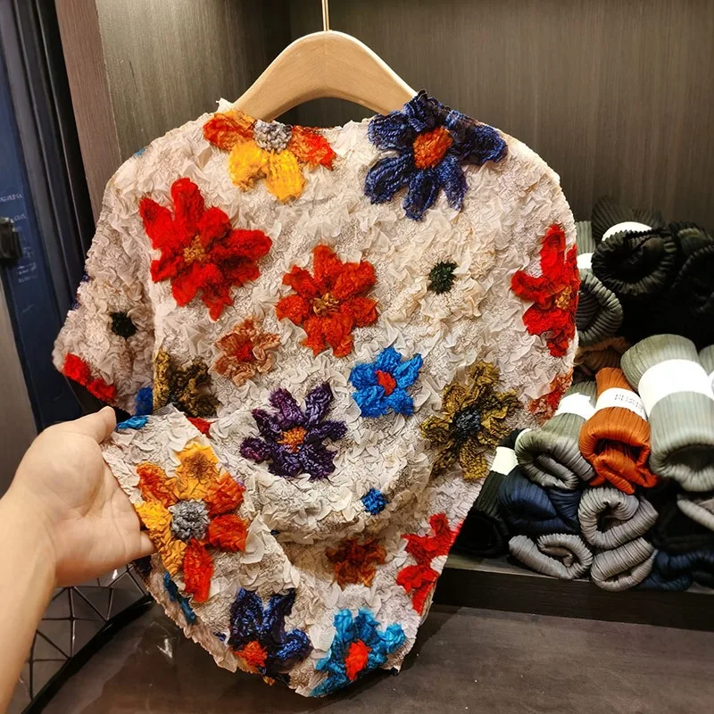 Miyake T-shirt plissé nouvel été Miyake fleurs brodées à manches courtes pli T-shirt ample col rond plis hauts femme