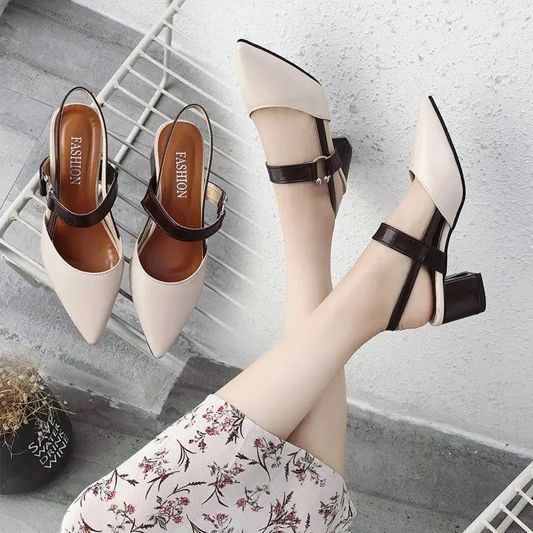 

Hot 2025 Summer New Lightweight Comfortable Slippers Cross Outdoor Beach Sandals Soft Bottom Lightweight Shoes Very Good