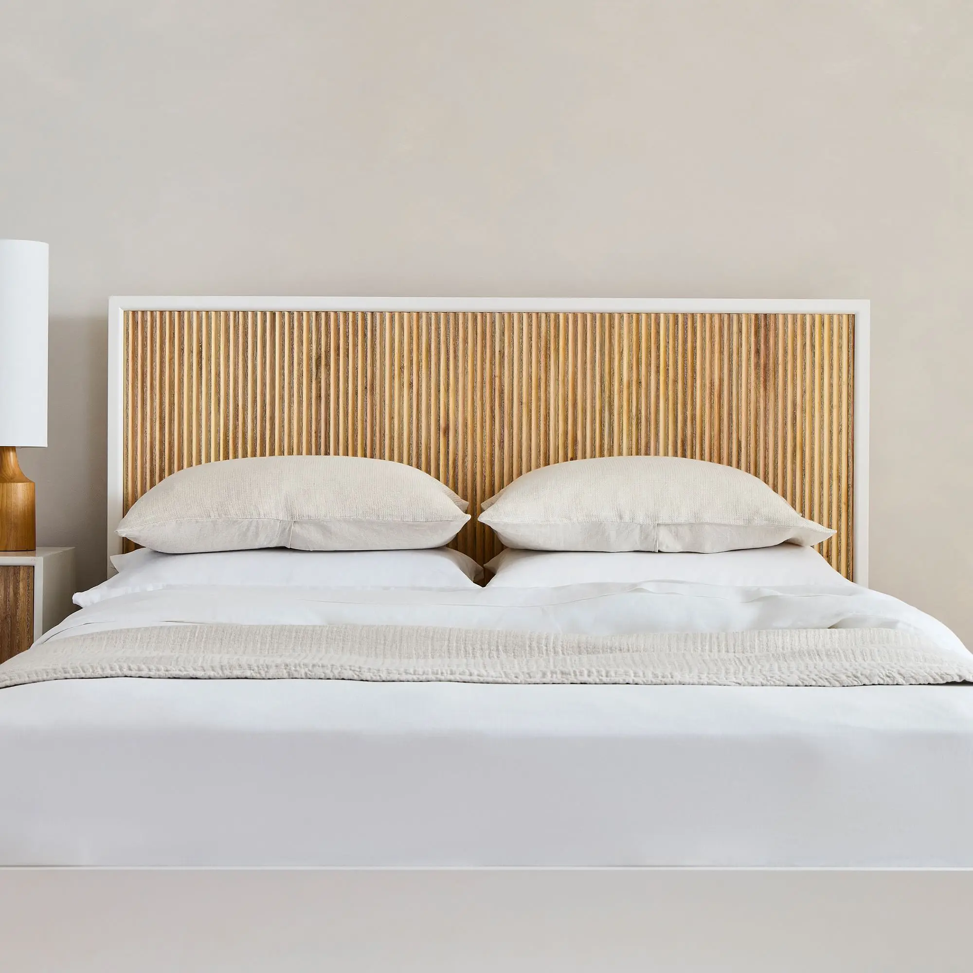 x−Luxury Design High Quality Bed Streamlined Shape Solid Wooden Fluted Headboard Beds&
